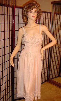 Excellent Vintage late 40s or early 50s Van Raalte Myth Gown